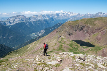 Obraz premium Ibones de Barleto, route of ascent to Punta Suelza, 2972 meters, Huesca, Spain
