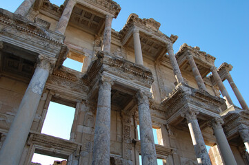 Obraz premium View of the main places and monuments of Turkey. Roman ruins of Ephesus. World Heritage Site. Celsus Library
