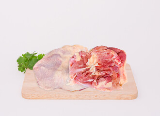 Fresh chicken thighs can cook a variety of dishes.