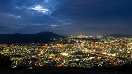 北九州小文字山から小倉市の夜景を一望する