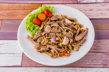 Grilled pork salad with lemon grass