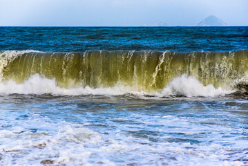 Big breaking ocean wave