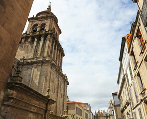 Fototapeta na wymiar Torre de campanas Catedral de San Martín en Ourense Orense, Galicia, España