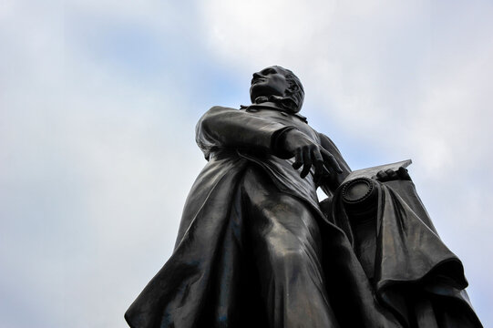 Statue inventeur de la photographie