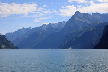 Obraz na płótnie Canvas Picturesque mountain range as seen from Brunnen