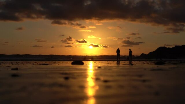 Atardecer en playa de Costa Rica
