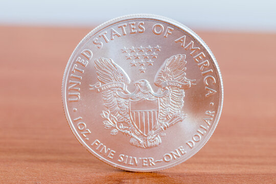 1oz fine silver one dollar (Bullion Coin). 1 Dollar American Silver Eagle.