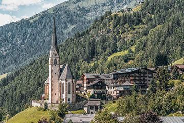 Fototapeta na wymiar St Vincent Church in Heiligenblut Austrian village in Grossglockner mountain