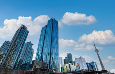 Obraz na płótnie Canvas Scenic Toronto financial district skyline and modern architecture.