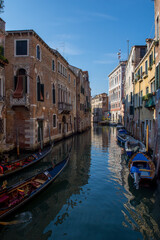Fototapeta premium discovery of the city of Venice and its small canals and romantic alleys