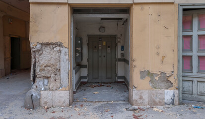 Fototapeta na wymiar Abandoned postal bank in Budapest 