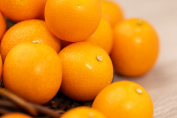 オレンジ色の熟したキンカン