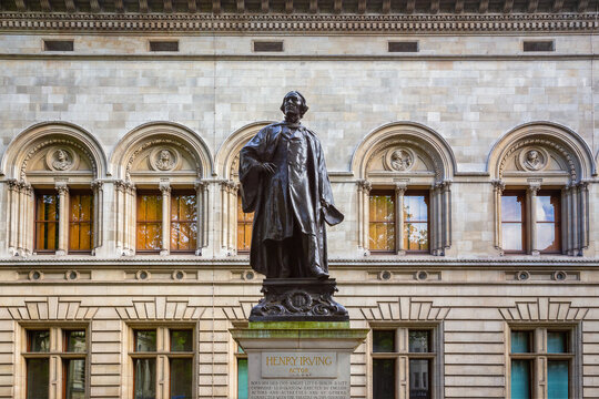 London, United Kingdom - May 13 2018: Statue of Sir Henry Irving, a stage actor in Victoria era at the Lyceum Theatre, the statue erected adjacent to the National Portrait Gallery