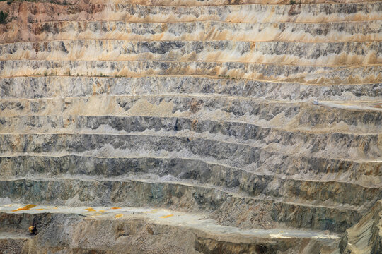 Minie pit in Rosia Montana