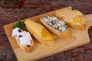 Bruschetta with various cheeses