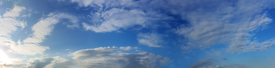 Panorama sky with cloud on a sunny day. Beautiful cirrus cloud...