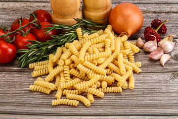 Raw Italian wheat pasta - Fusilli