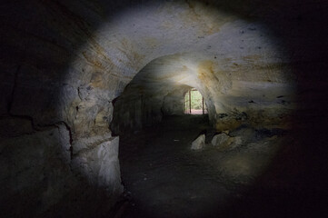 Felsenkeller höhle im wald 