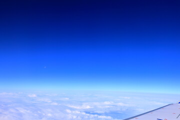 本州上空　日本