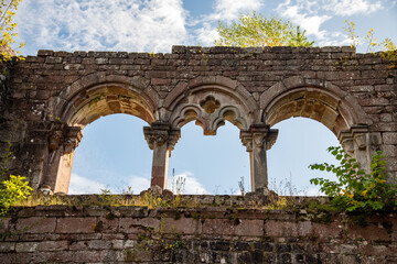 Fensterfront auf Ruine Wildenburg