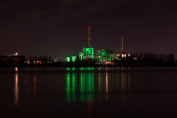 Modernes Kraftwerk im Hafen Düsseldorf, Gaskraftwerk, Kraft Wärme Kopplung