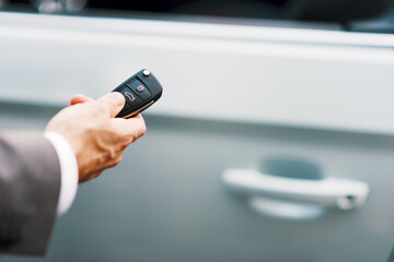 Car key with remote control