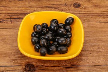 Black olives in the bowl