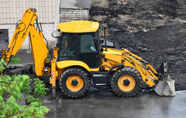 Obraz na płótnie Canvas Bulldozer on construction site
