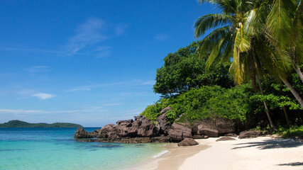 Fototapeta na wymiar Paradise beach on Fingernail Island (Hon Mong Tay), Phu Quoc