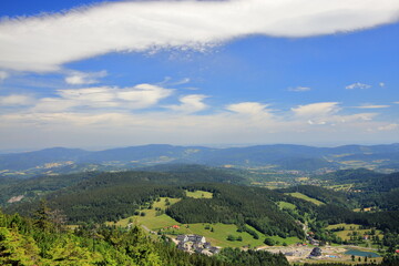 Fototapeta na wymiar widok ze szczytu góry