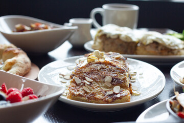 french toast with Almonds