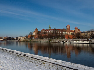 Fototapeta premium 31/01/2021 - Poland/Cracow - view over Vistula River and Wawel Castle, the biggest attraction of Cracow. Winter time