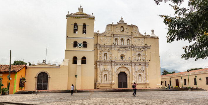 Few tourists taking photos of the Immaculate Conception Cathedral in Honduras