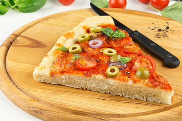 Preparing pizza variations with salami and spinach - series picture 11