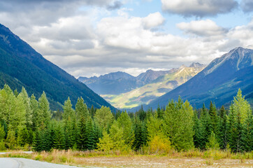 Fototapeta na wymiar Majestic mountains in British Columbia, Canada.