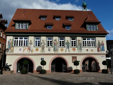 Altes Rathaus am Marktplatz in Haslach im Kinzigtal