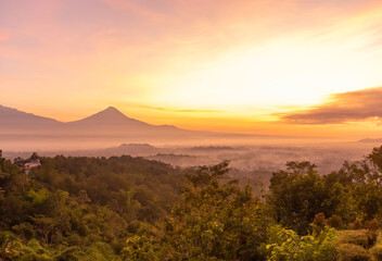 Lever de soleil à Yogyakarta, Indonésie