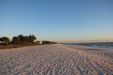 Fototapeta na wymiar Dusk at Manatee public beach at Anna maria island, Florida USA
