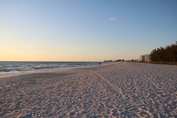 Fototapeta premium Dusk at Manatee public beach at Anna maria island, Florida USA