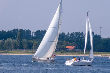 Fototapeta premium Begegnung unter Segelbooten