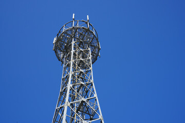 携帯電話基地局、携帯電話基地局の鉄塔