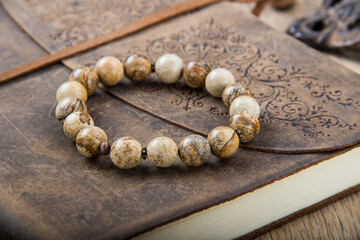 stone bracelet decoration for women flowers pink nature blue red green white