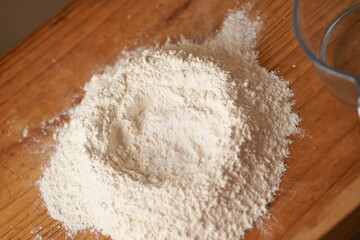 flour preparation before kneading