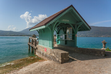 Fototapeta na wymiar Menthon Saint Bernard, lac d'Annecy