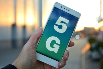 5G、スマホ新時代 
