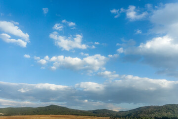 Obraz premium White cloudy with blue sky background.