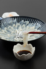 ふぐ刺しの箸あげ © Wisteria