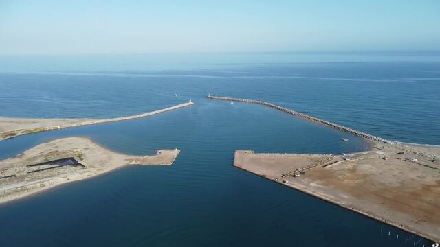 Port Leucate, sortie du port