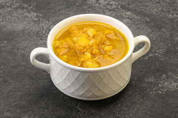 Pea soup with smoked meat