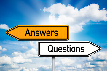 Obraz premium Road sign with two directions answers and questions with blue sky background